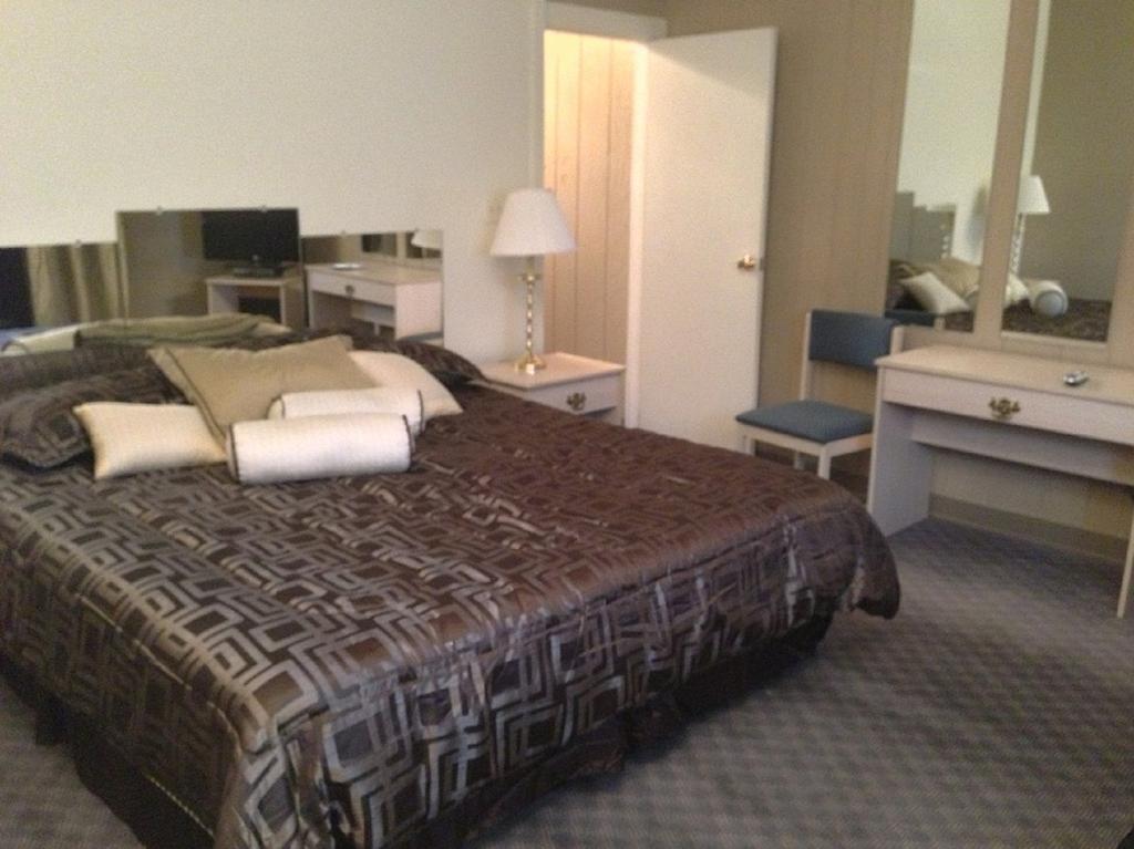 Caravan II Albergo New Castle Ngoại thất bức ảnh
